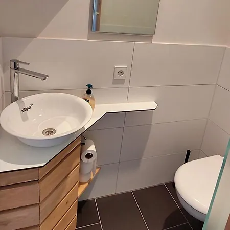 Albgut Gmbh - Uebernachten Im Kulturdenkmal Altes Lager Bt7 Und Bt9 * Münsingen