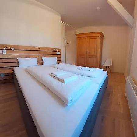 Albgut Gmbh - Uebernachten Im Kulturdenkmal Altes Lager Bt7 Und Bt9 Lägenhet Münsingen