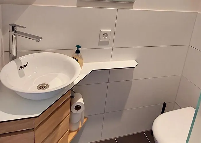 Albgut Gmbh - Uebernachten Im Kulturdenkmal Altes Lager Bt7 Und Bt9 * Münsingen